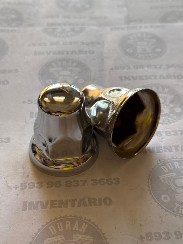 TAPA DE TUERCA DE RUEDA NIQUELADA