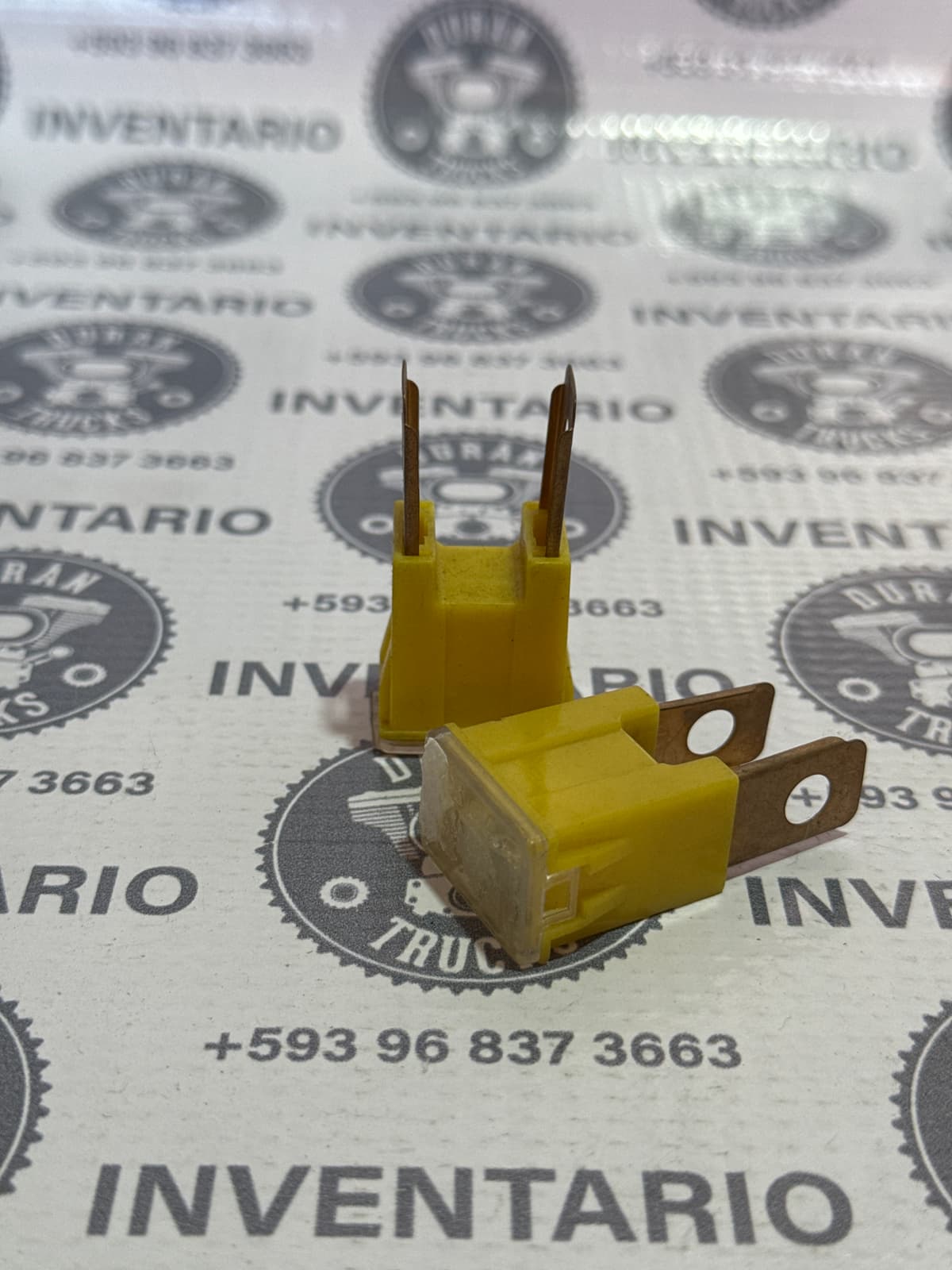 FUSIBLE GRANDE TERMICO DE 60 AMP COLOR AMARILLO
