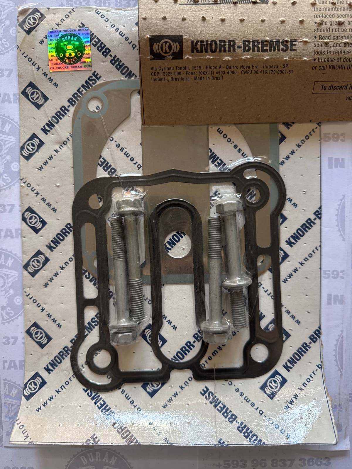 KIT DE EMPAQUES Y PERNOS DE COMPRESOR 92mm AGRALE INTER 4700 BUS