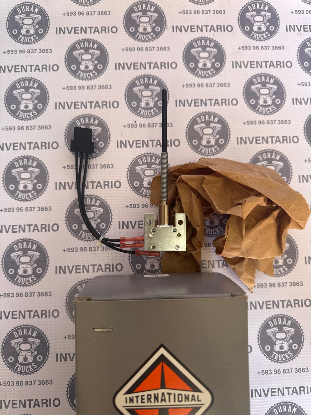 SENSOR DE ACCIONAMIENTO DEL CIRCUITO DE FRENOI DE MOTOR DE TRES PATAS